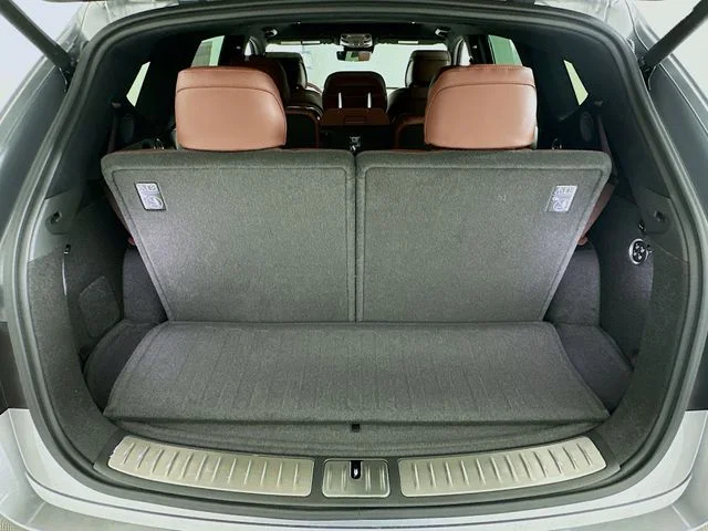 New 2026 Silver Genesis 3.5T Prestige image 26