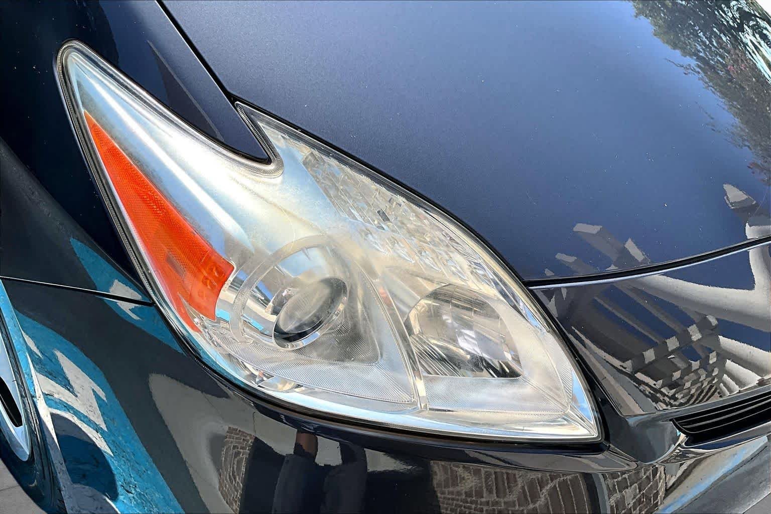 Used 2013 Winter Gray Metallic Toyota Two image 27