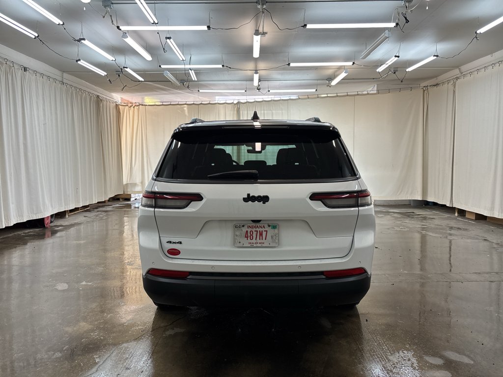 New 2027 Bright White Clear-Coat Paint Jeep Laredo image 7