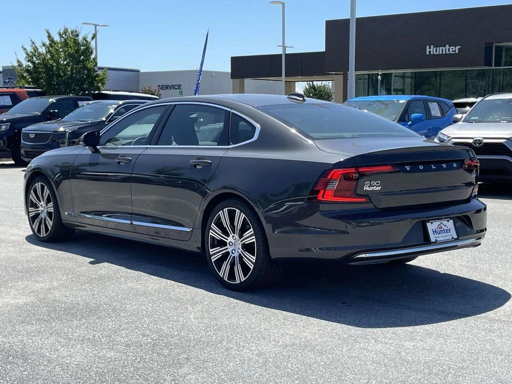 Certified Used 2023 Platinum Grey Volvo Ultimate image 27