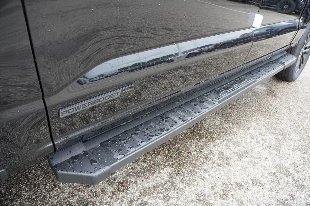 New 2026 Agate Black Metallic Ford Lariat image 10