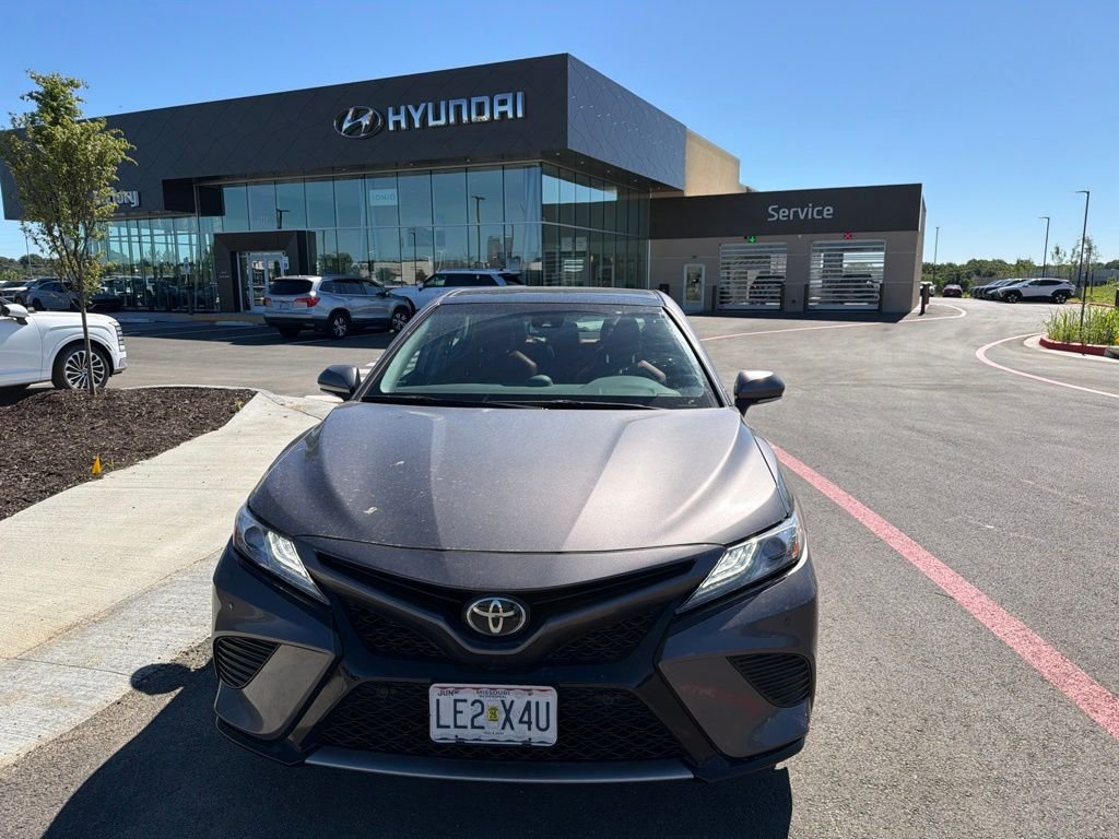 Used 2018 Toyota Camry XSE with VIN 4T1B61HK8JU619048 for sale in Kansas City