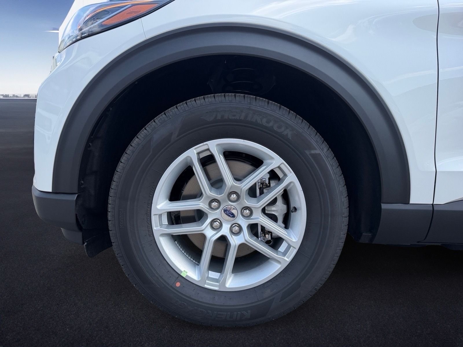 New 2027 Star White Metallic Tri-Coat Ford Active image 9