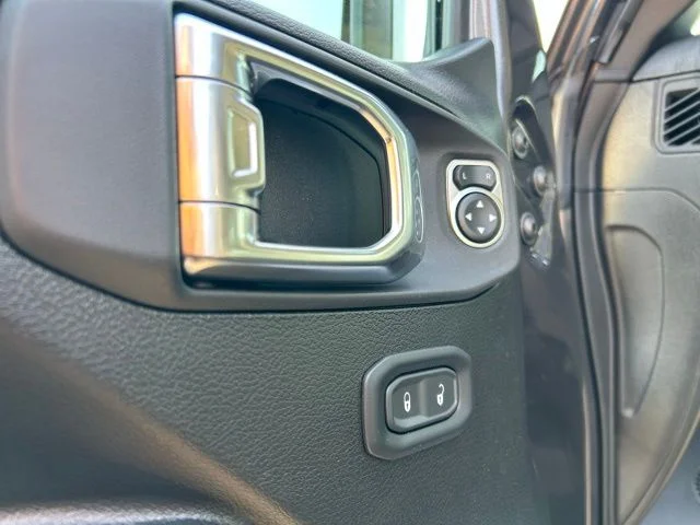 New 2026 Crystal Metallic Jeep Sport S image 24