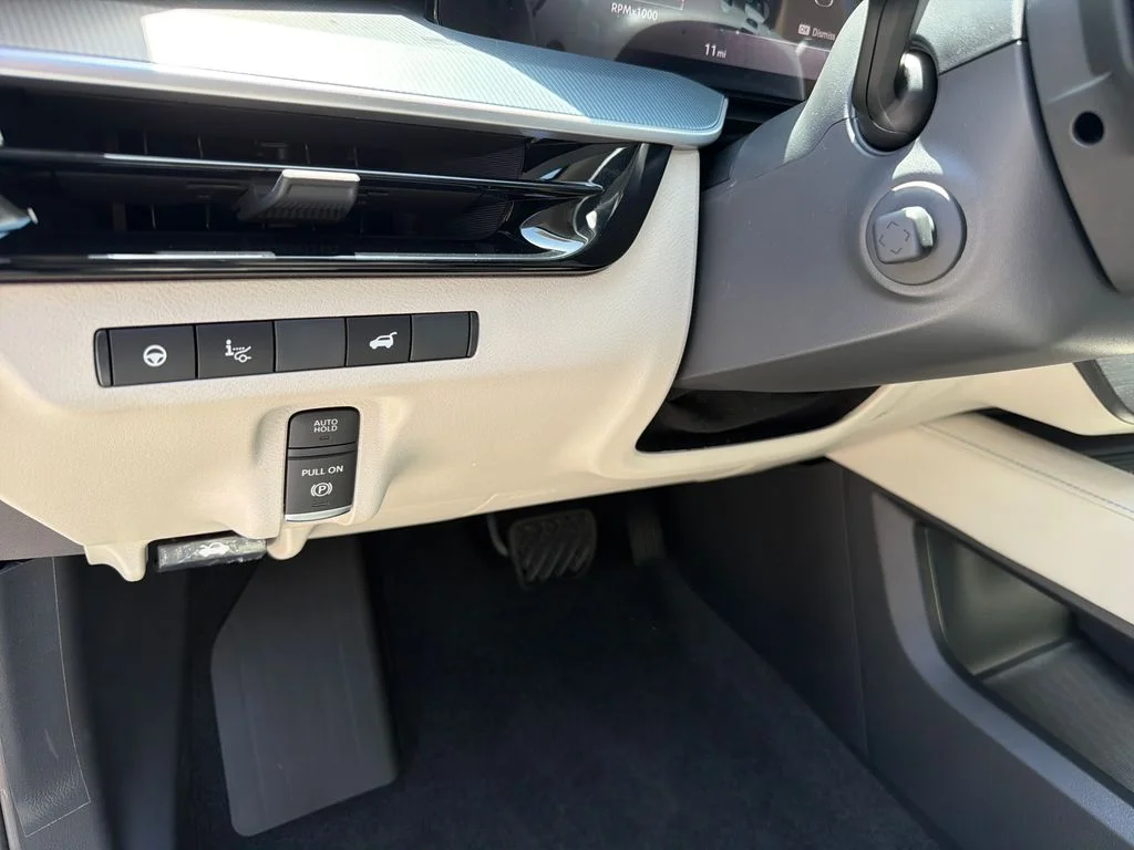 New 2026 Everest White Pearl TriCoat / Super Black Two-tone Nissan Platinum image 21