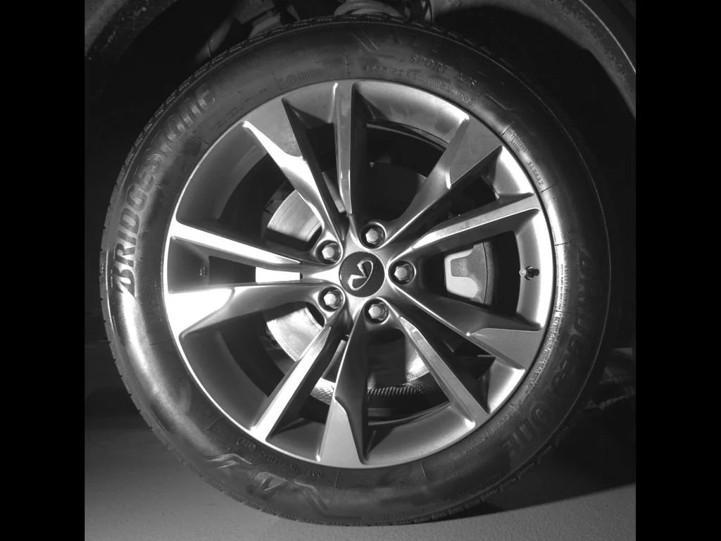 Used 2024 Silver INFINITI LUXE image 9