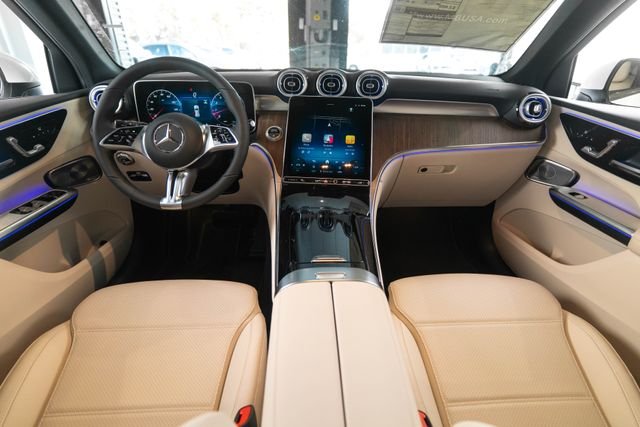 Used 2026 White Mercedes-Benz GLC 300 image 12