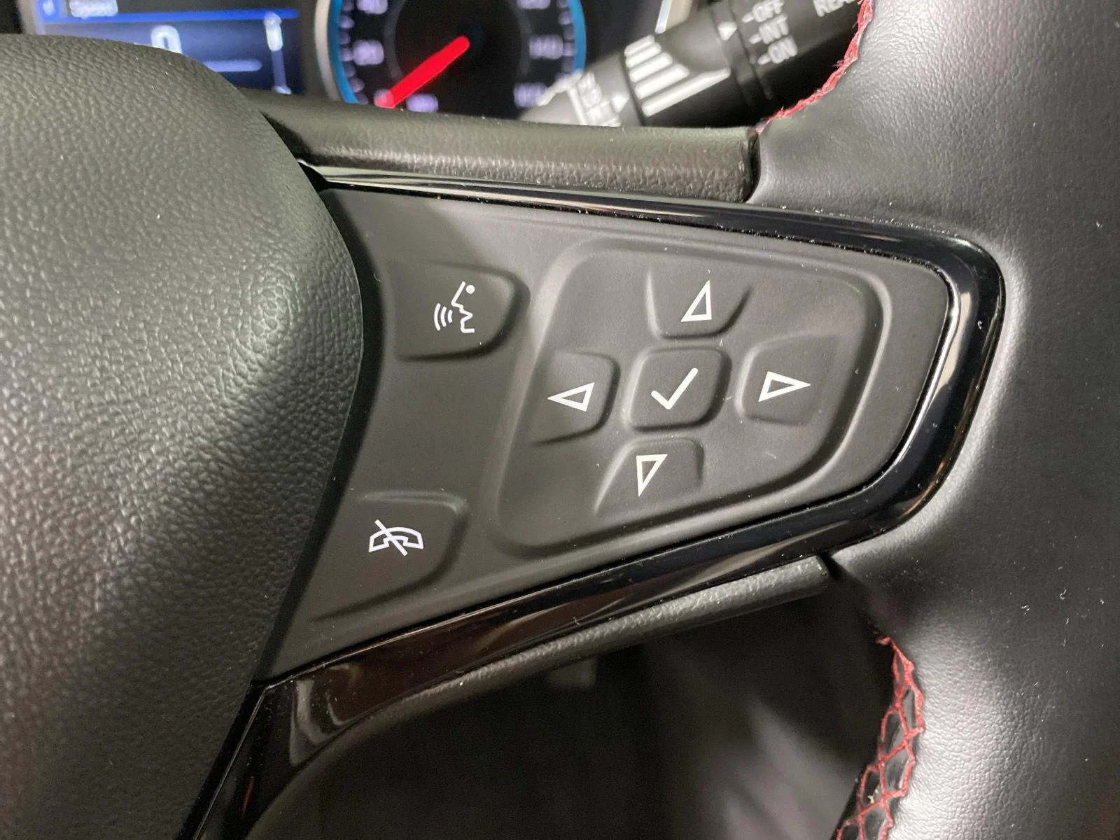 Used 2024 Radiant Red Tintcoat Chevrolet RS image 15