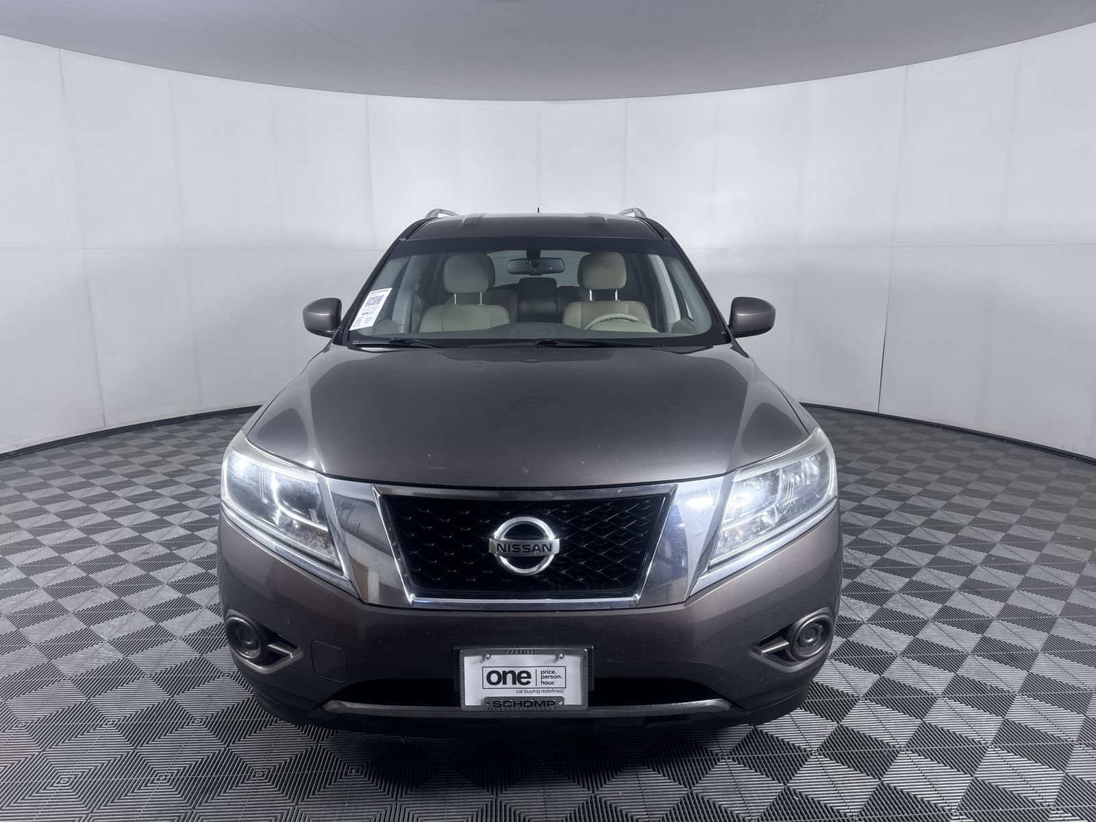 Used 2015 Java Metallic Nissan S image 26