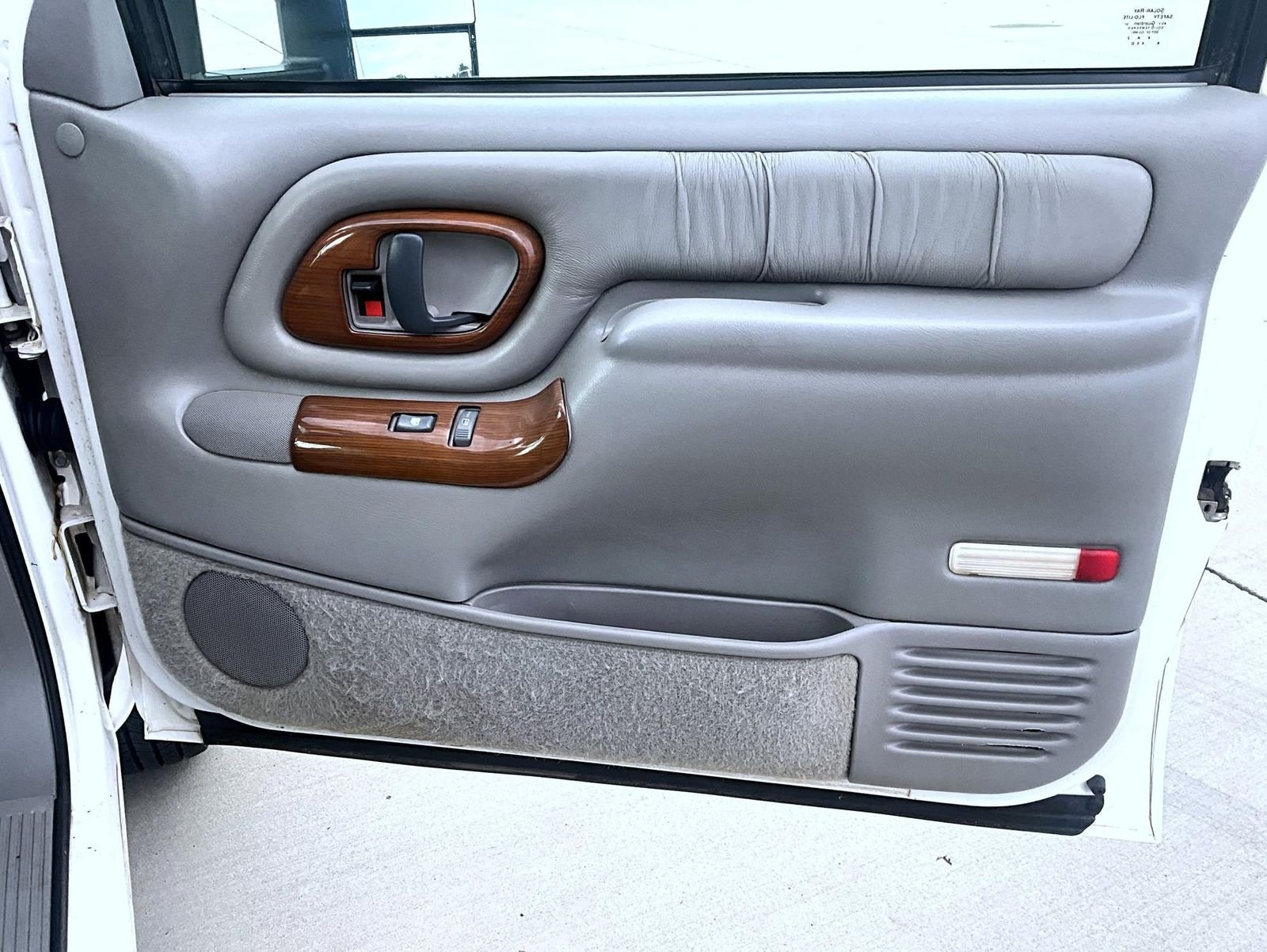 Used 1997 White Chevrolet Base image 17