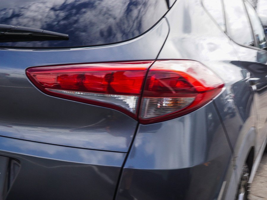 Used 2018 Gray Hyundai SEL image 7
