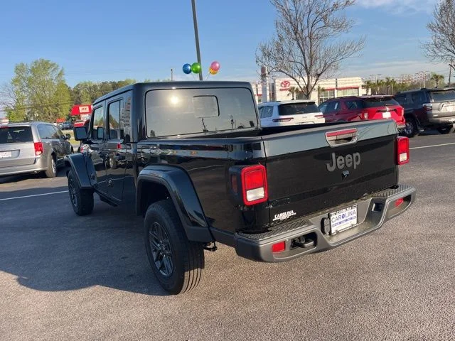 New 2026 Black Clear-Coat Exterior Paint Jeep Sport S image 4