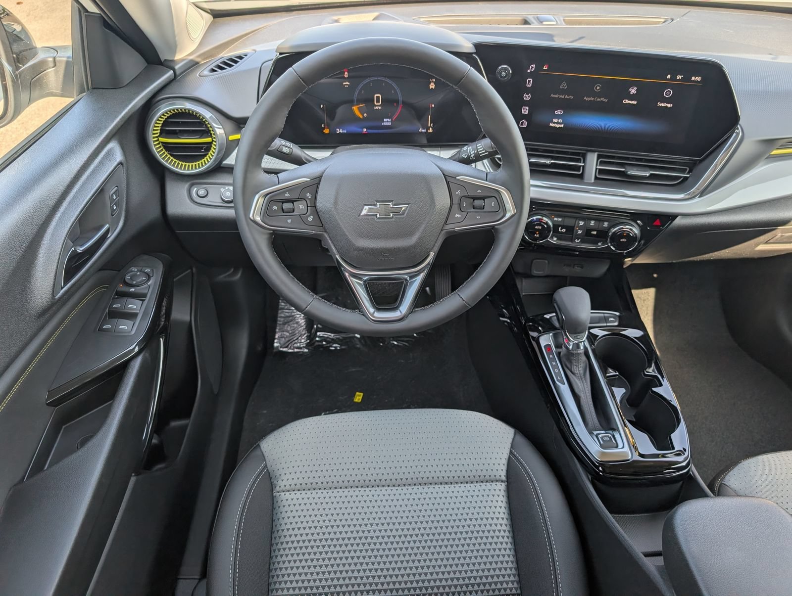 2026 Chevrolet Trax LT - Photo 9