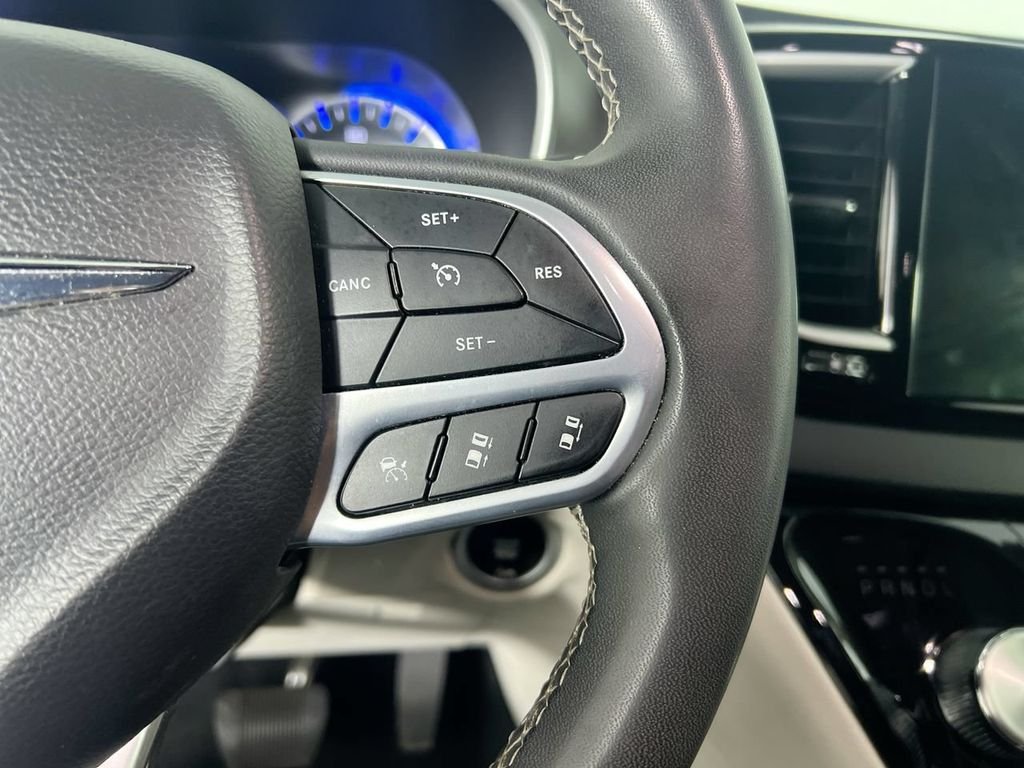 Used 2023 Gray Chrysler Touring L image 17