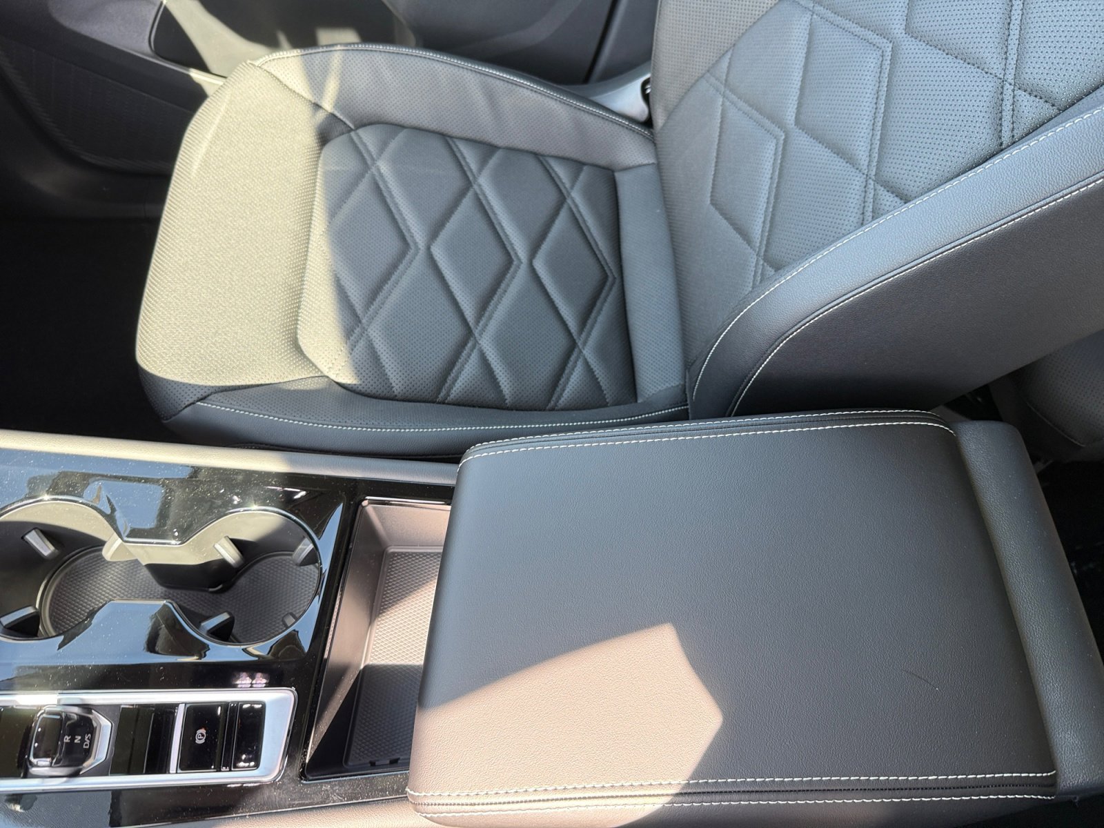New 2026 Pure Gray Volkswagen 2.0T SE w/Technology image 14