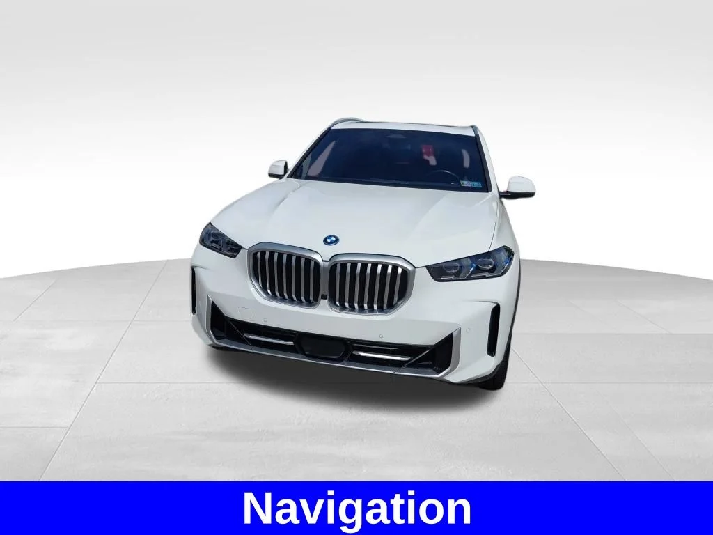 Used 2025 White BMW xDrive50e image 3