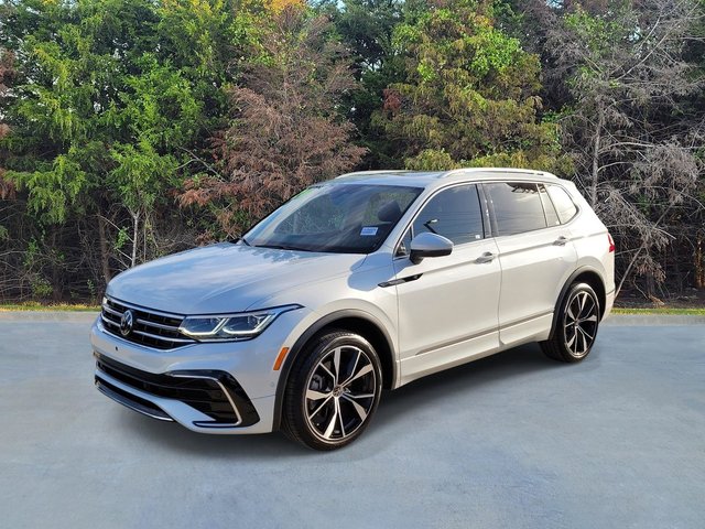 Pre-Owned 2024 Volkswagen Tiguan SEL R-Line