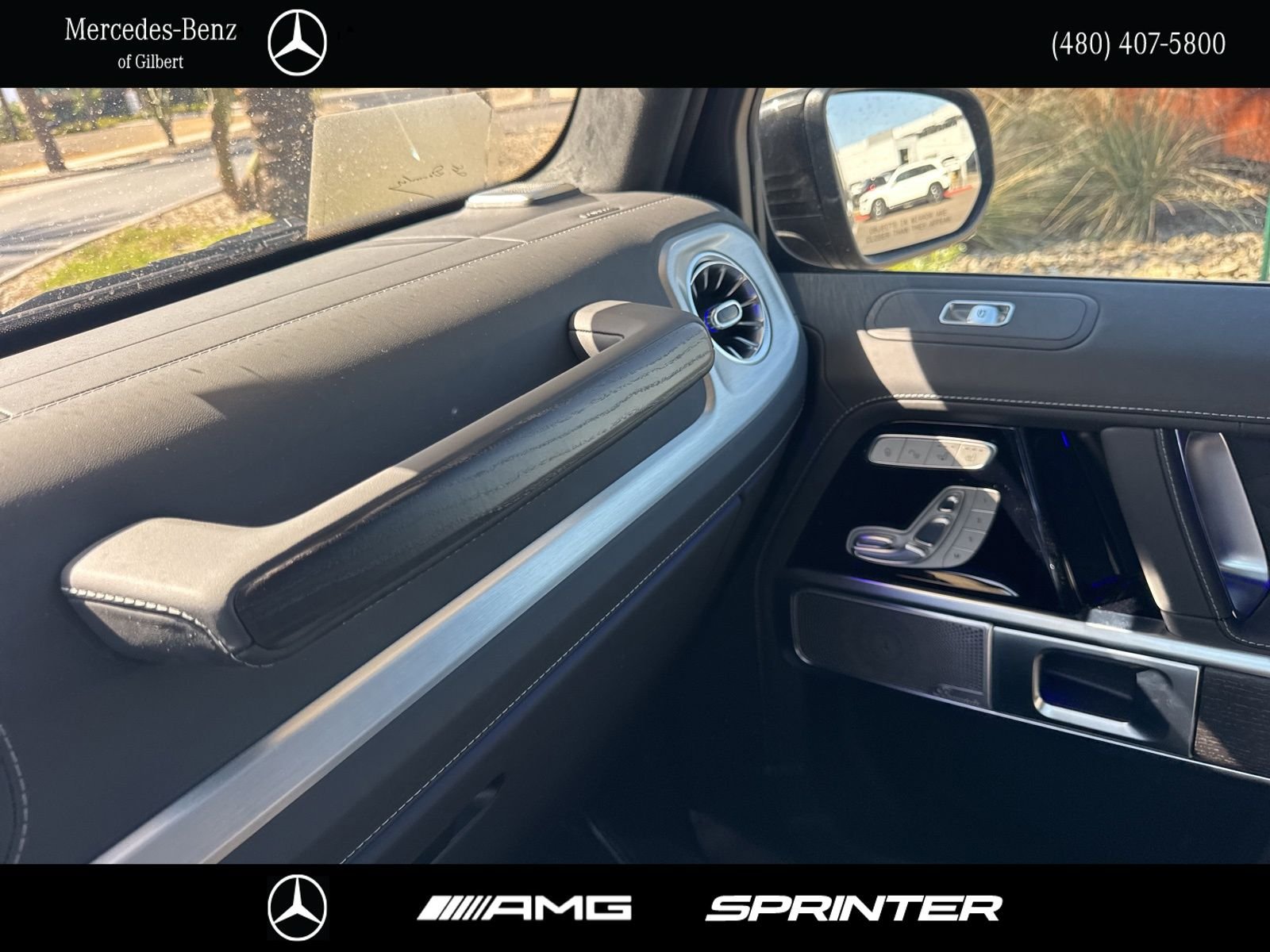 New 2025 MANUFAKTUR Desert Sand non-metallic Mercedes-Benz G 580 image 26