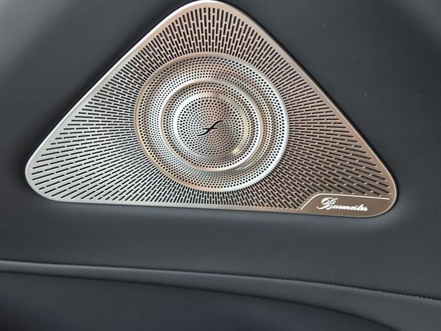 New 2026 MANUFAKTUR Moonlight White Metallic Mercedes-Benz S580 image 19