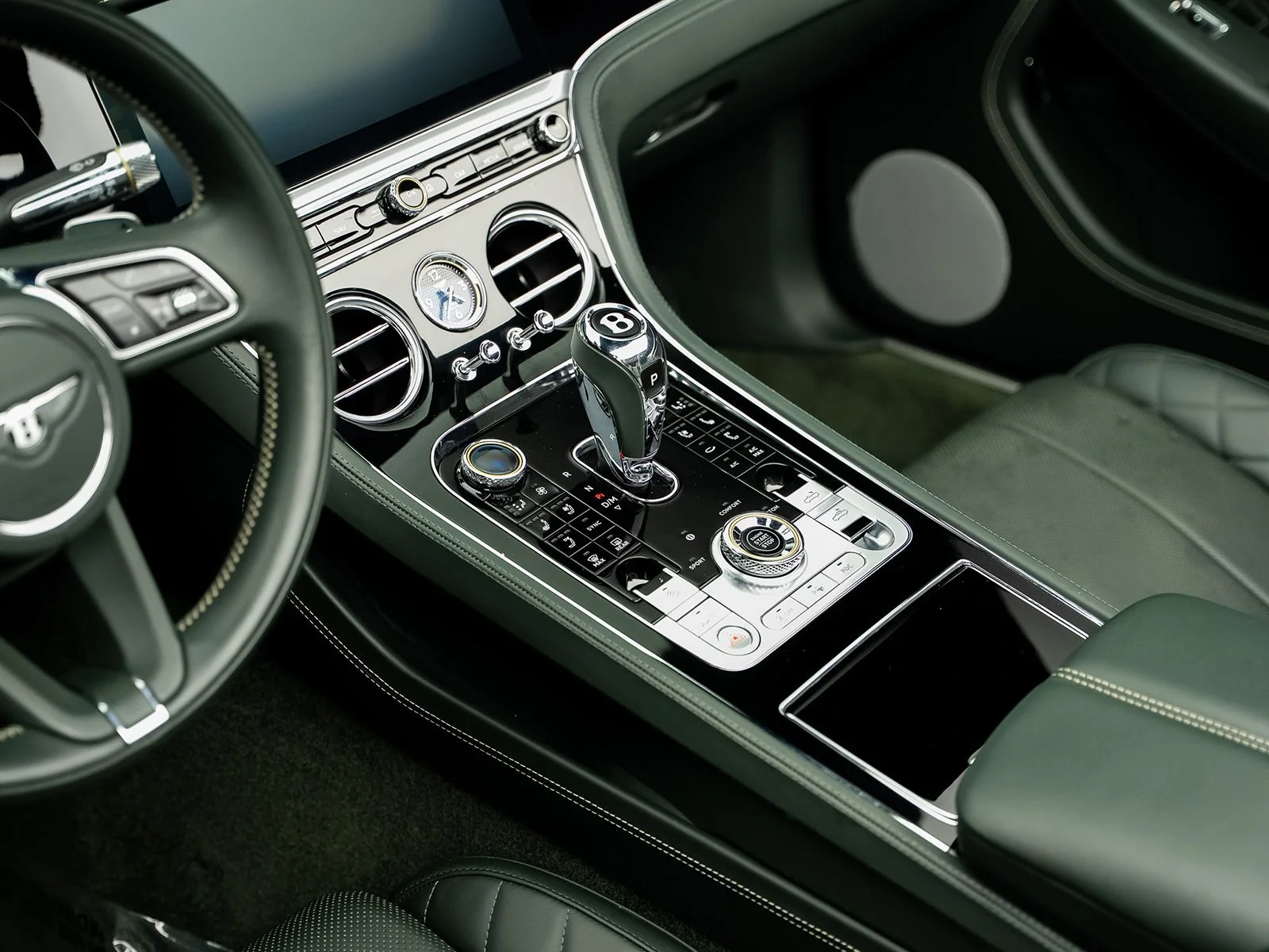 Used 2021 Green Bentley V8 image 55