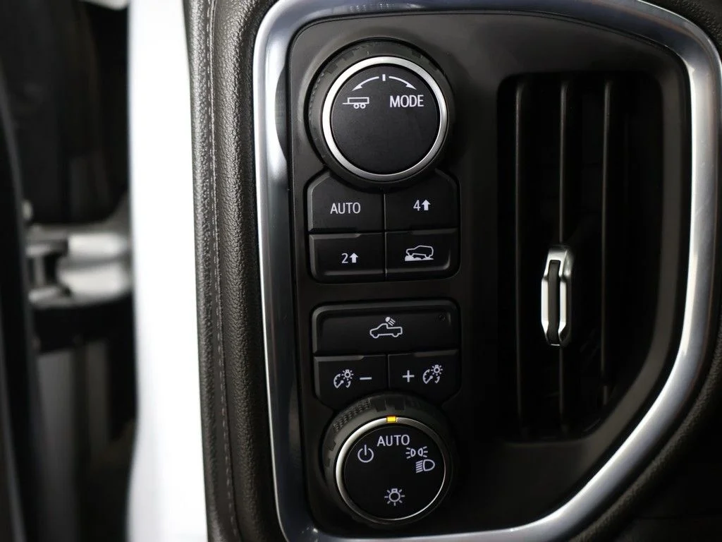 Used 2022 Silver Ice Metallic Chevrolet LT image 36