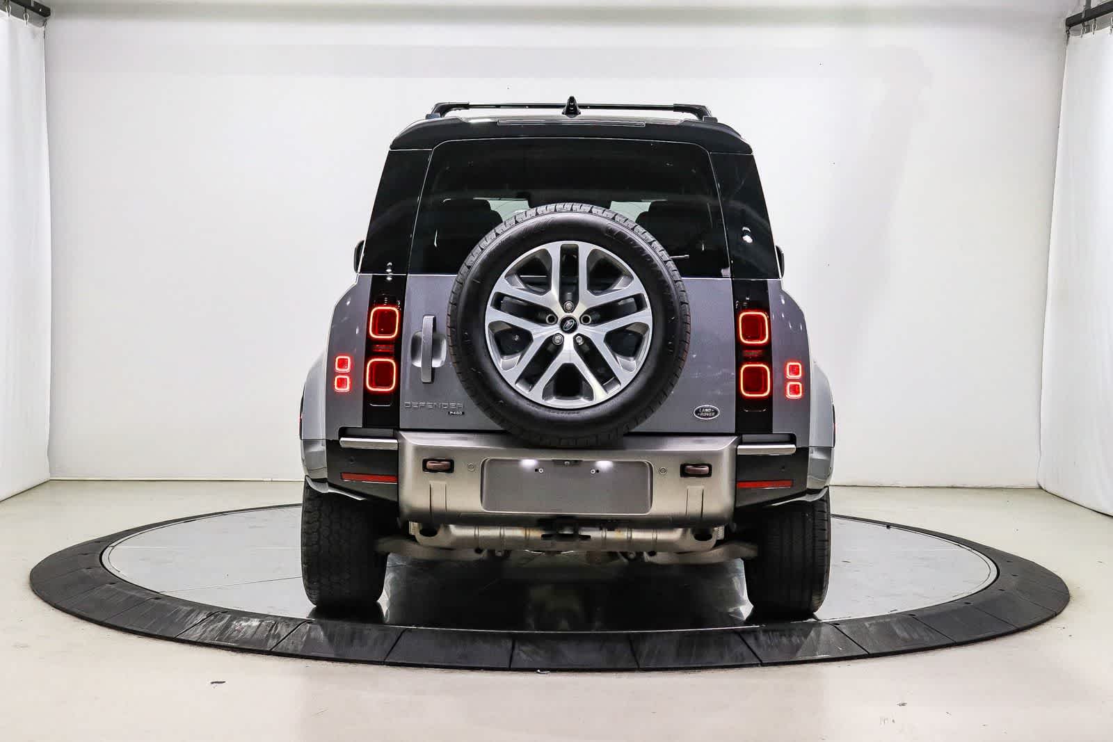 Used 2021 Black Land Rover X-Dynamic HSE image 3