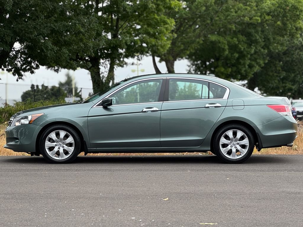 Used 2009 Mystic Green Metallic Honda EX-L image 4
