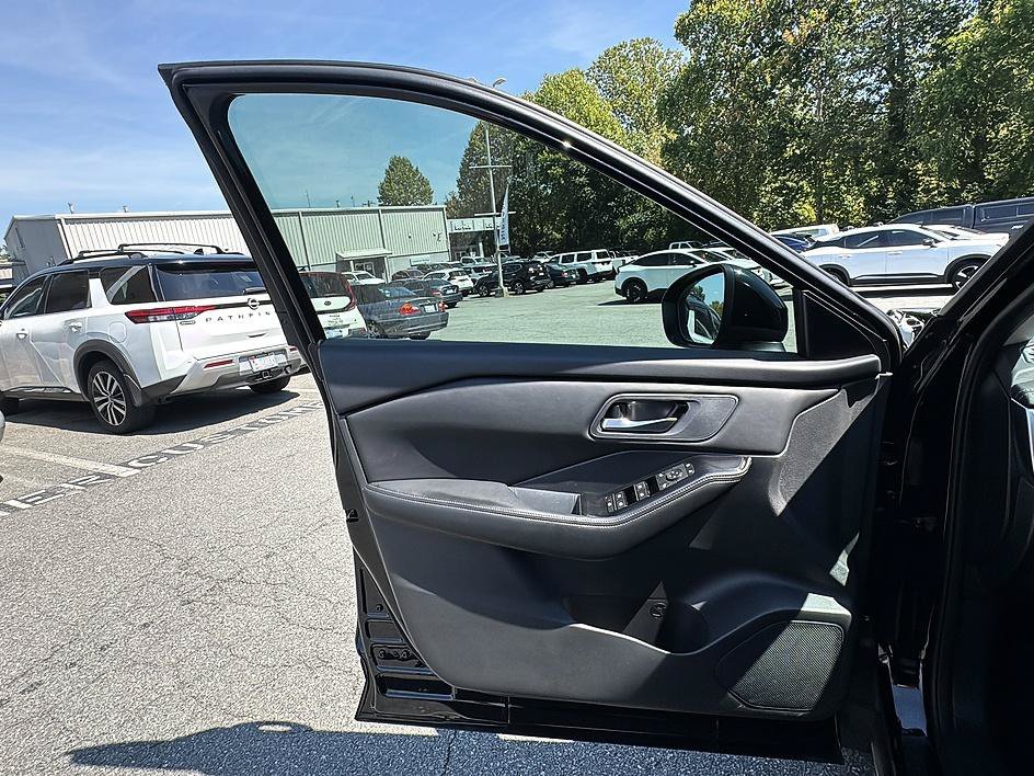 Used 2026 Super Black Nissan SV image 17