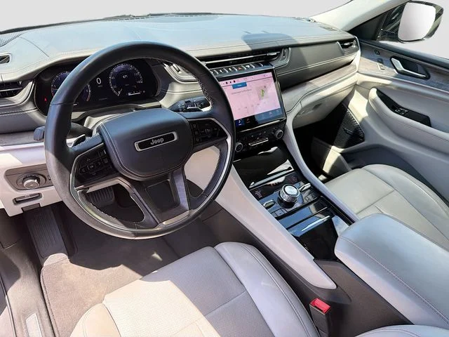 Used 2022 Gray Jeep Overland image 9
