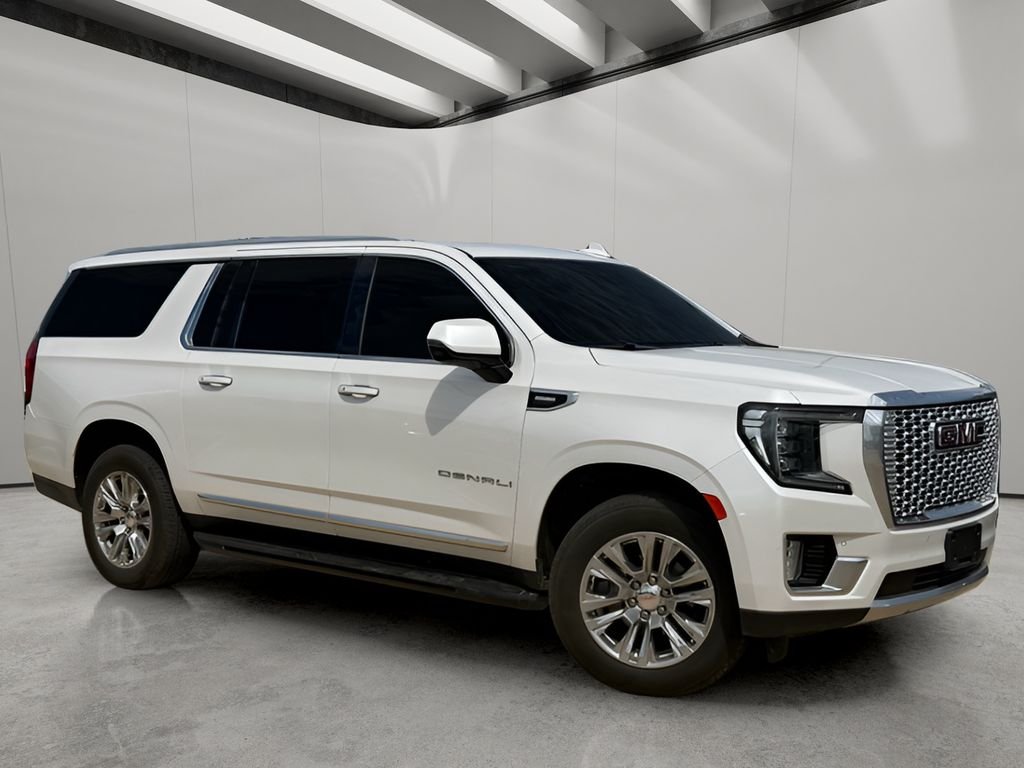 Used 2021 White Frost Tricoat GMC Denali image 7