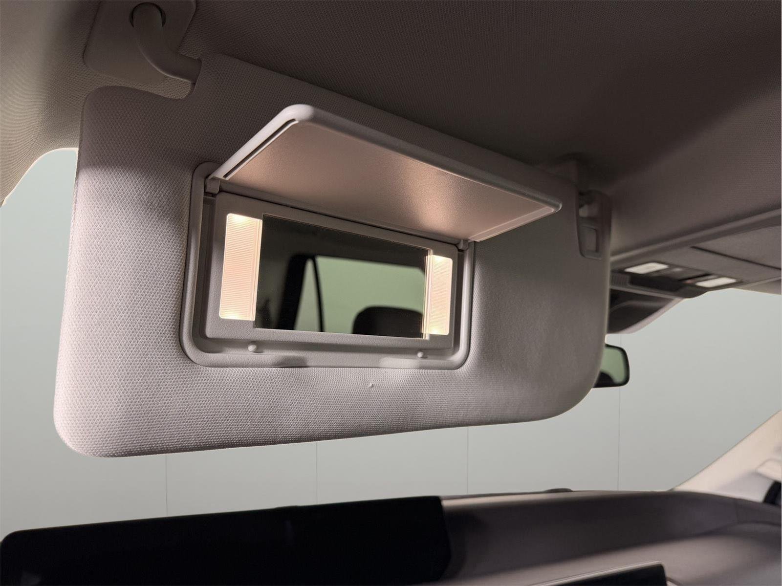 Used 2025 Oxford White Ford Active image 43