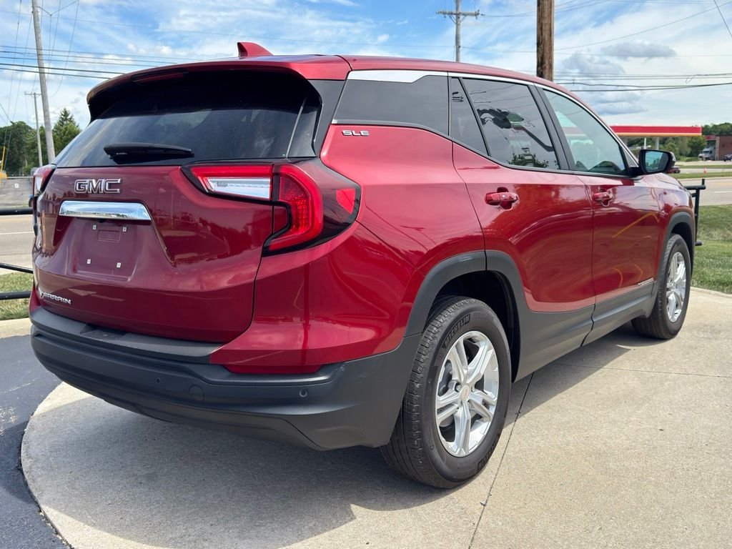 Used 2023 Volcanic Red Tintcoat GMC SLE image 7