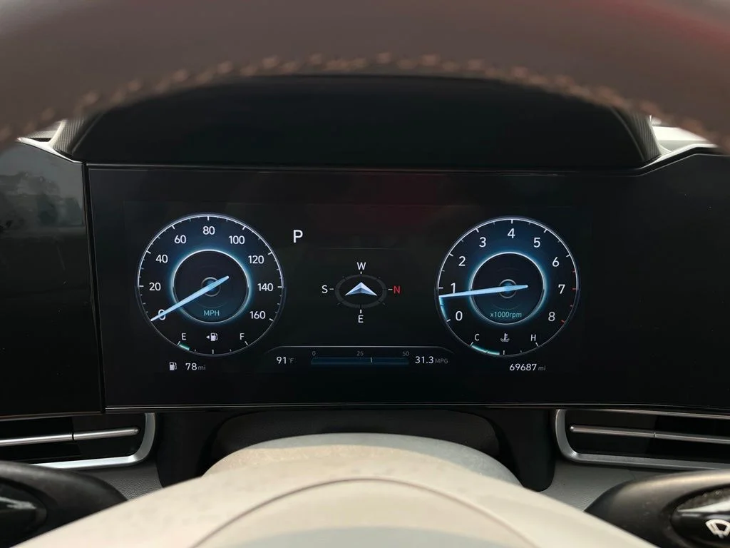 Used 2023 Phantom Black Hyundai SEL image 18