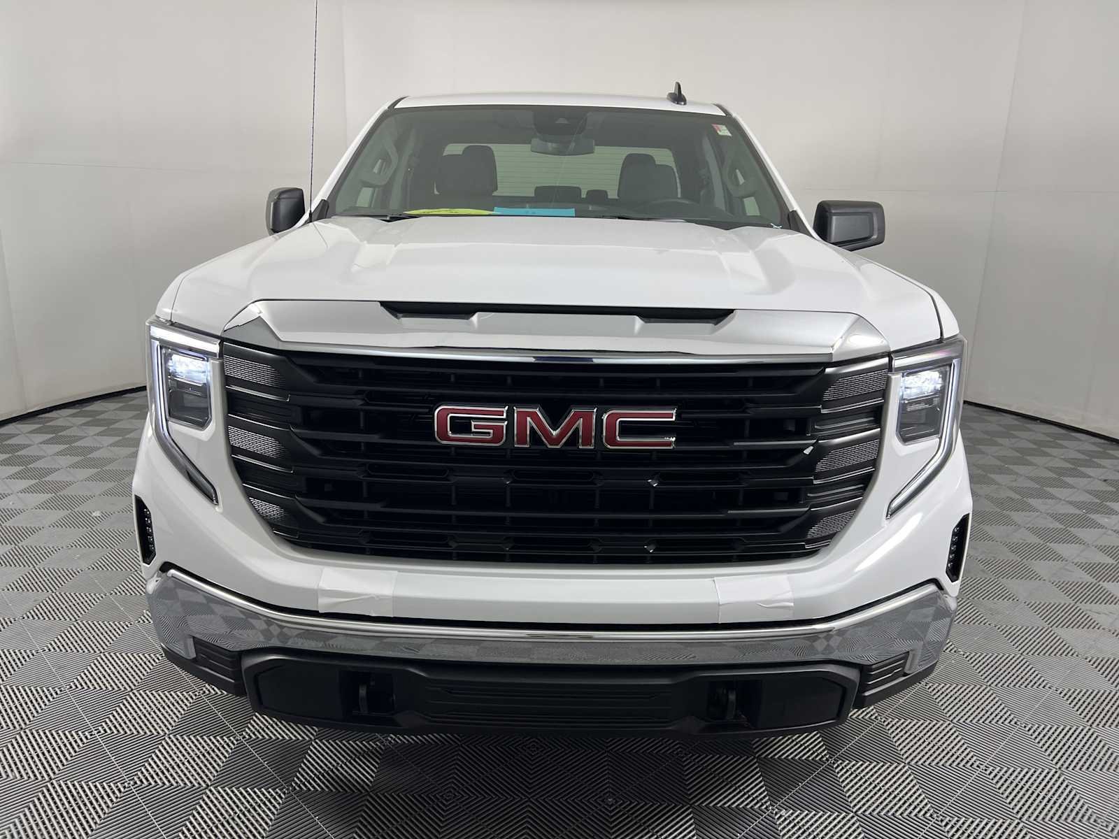 New 2026 Summit White GMC Pro image 2