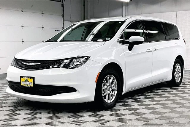 Used 2023 Bright White Clearcoat Chrysler LX image 12