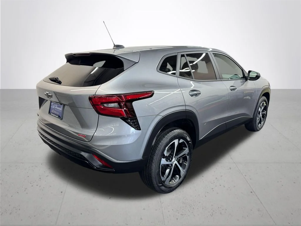 Used 2025 Gray Chevrolet 1RS image 7