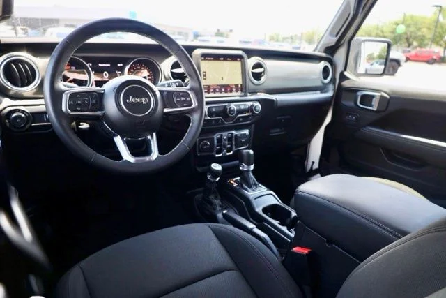 Used 2023 White Jeep Sahara image 13
