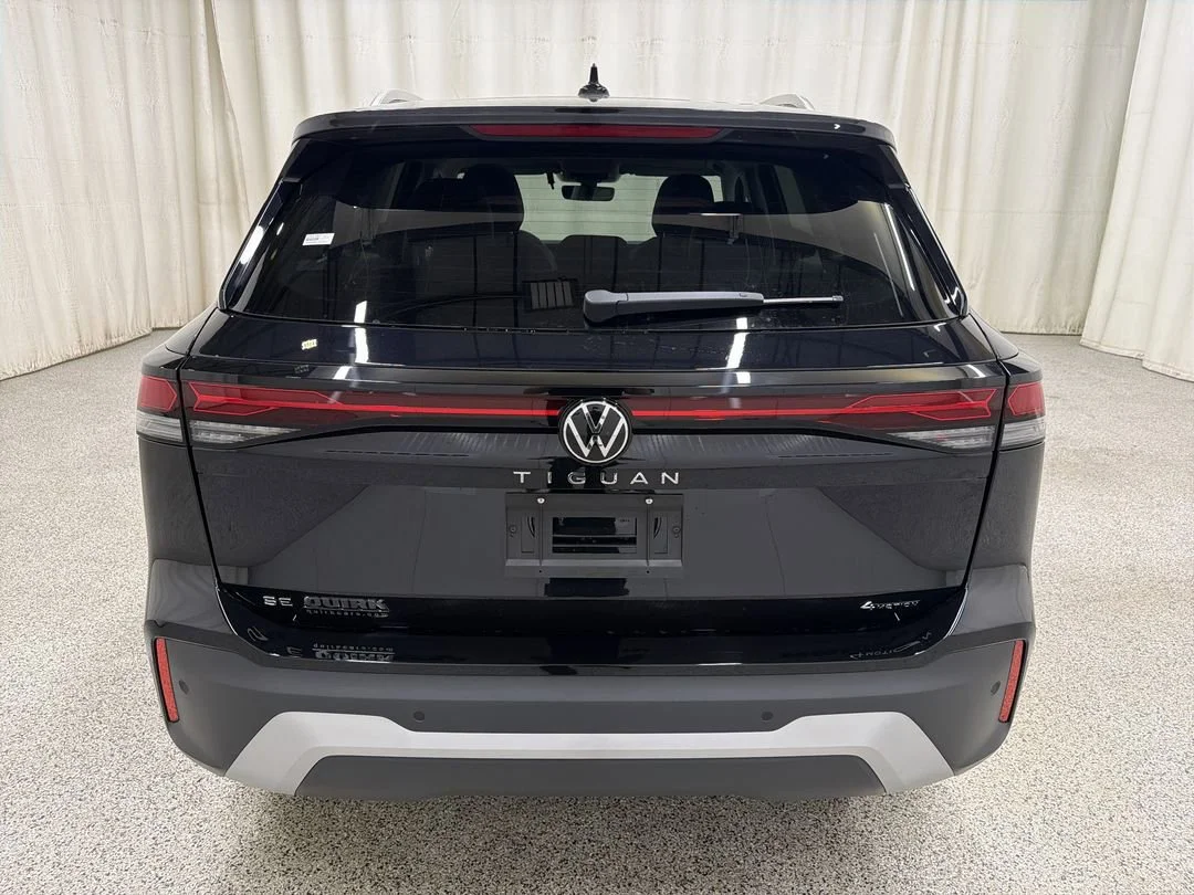 New 2026 Deep Black Pearl Volkswagen SE image 7