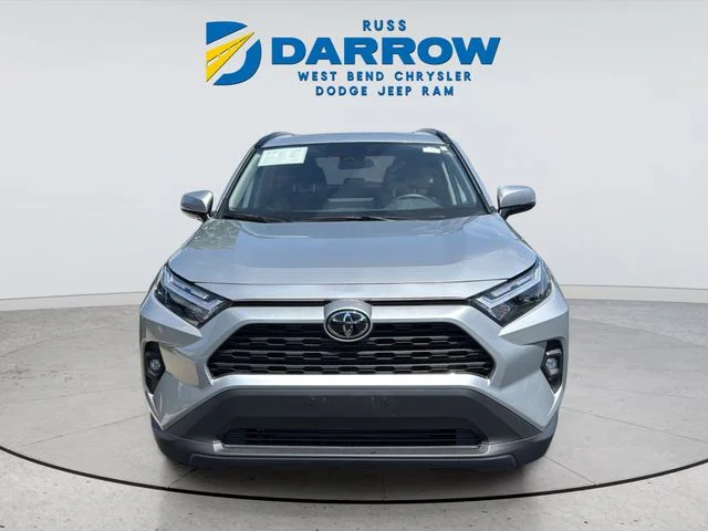 Used 2025 Silver Toyota XLE Premium image 8