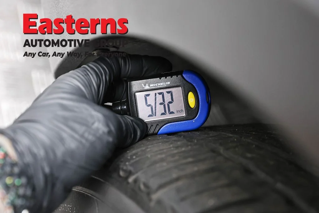 Used 2020 Blue Volvo R-Design image 28