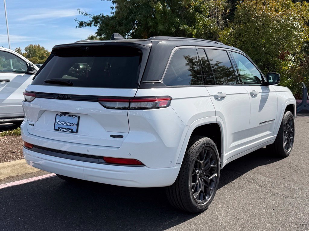 New 2027 Bright White Clear-Coat Paint Jeep Summit image 7