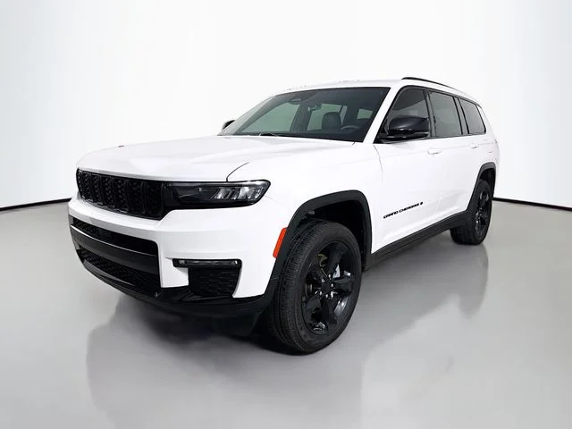 Used 2025 White Jeep Limited image 3
