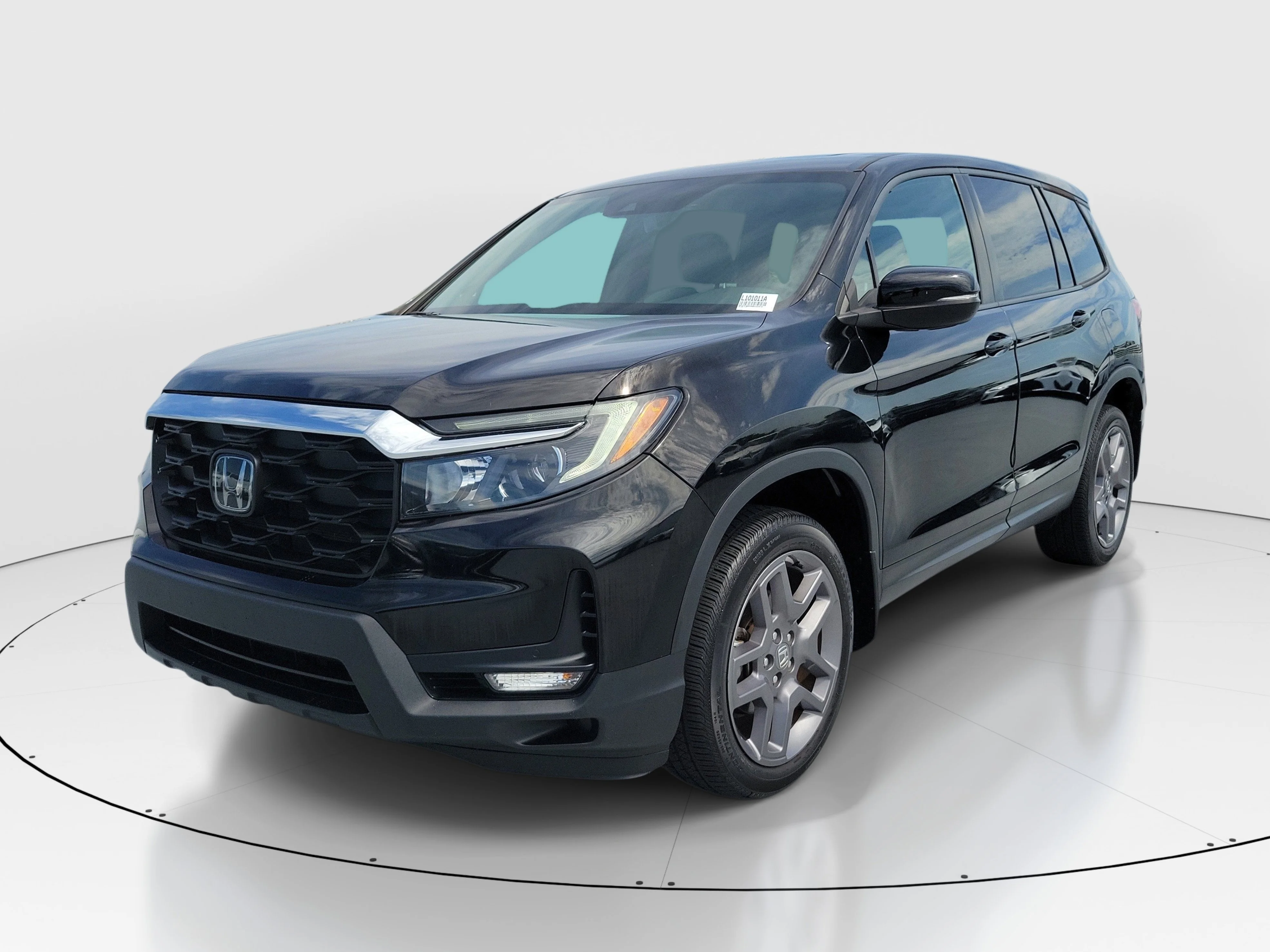 Used 2022 Crystal Black Pearl Honda EX-L image 3