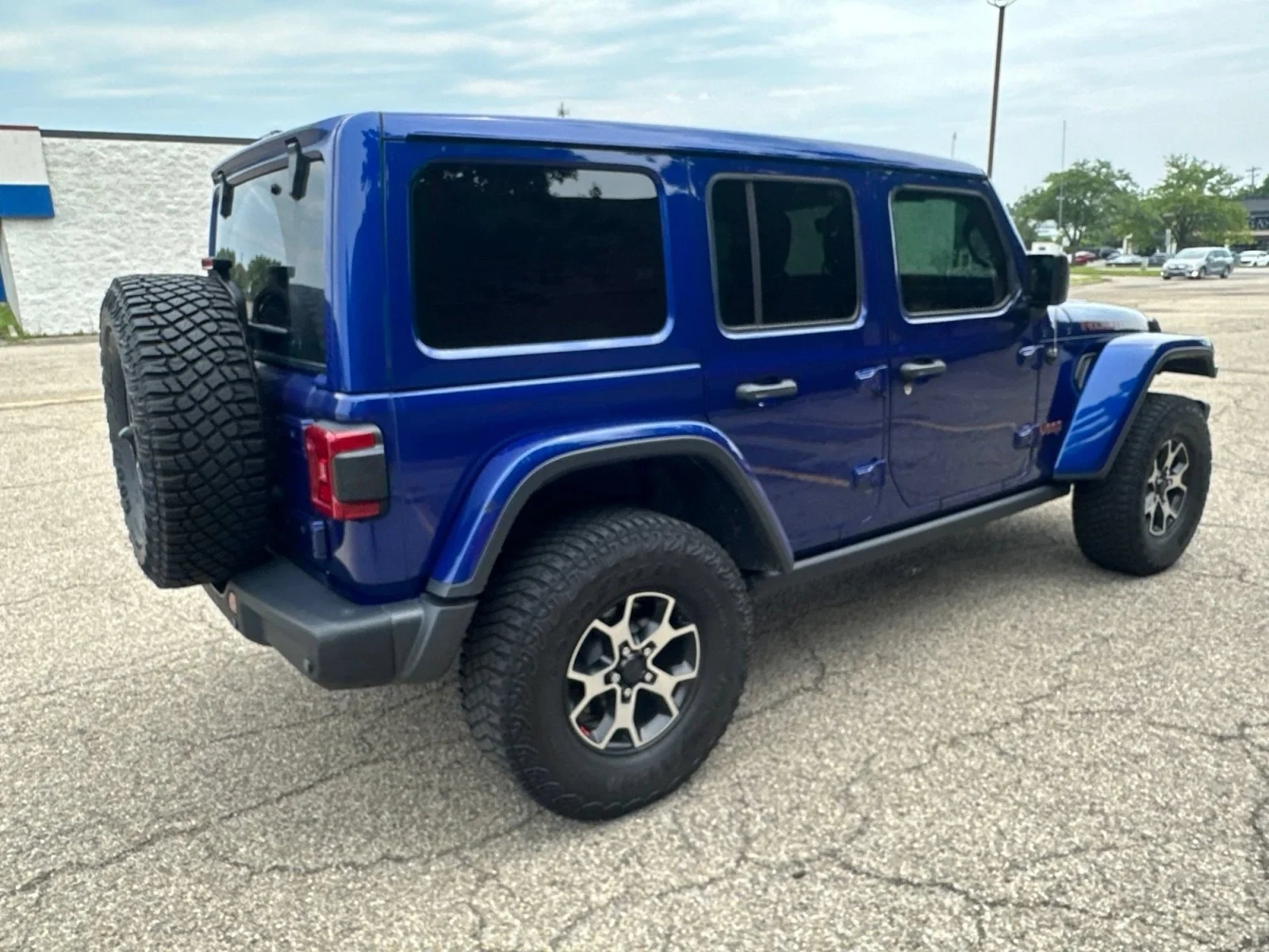 Used 2020 Ocean Blue Metallic Clearcoat Jeep Rubicon image 20