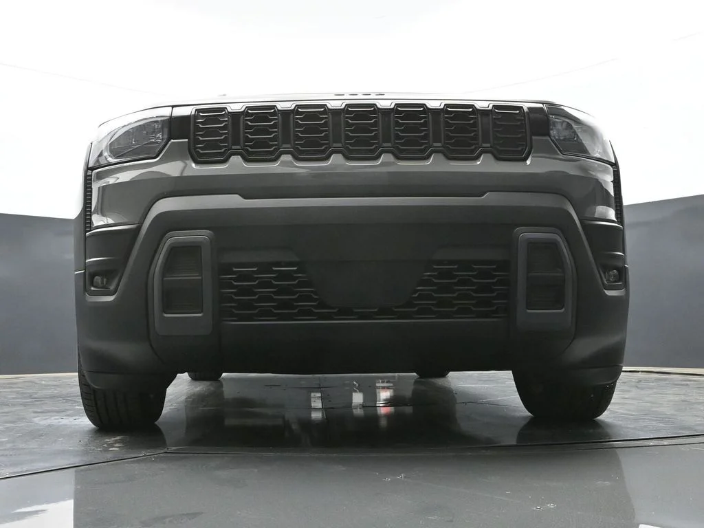 New 2026 Sting-Gray Clear-Coat Exterior Paint Jeep Limited image 44