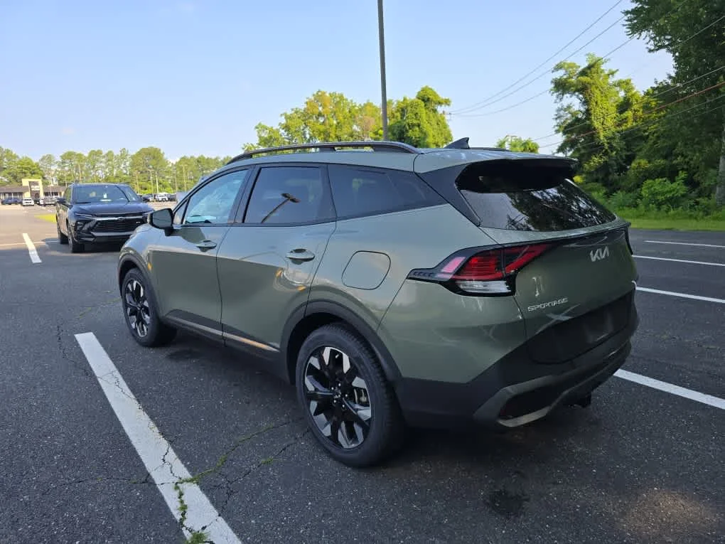 Used 2024 Jungle Green Kia X-Line image 9