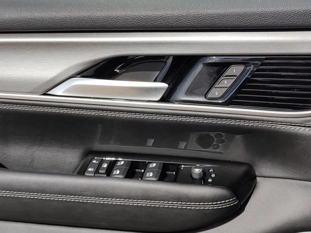 2025 Jeep Wagoneer Series I - Photo 26