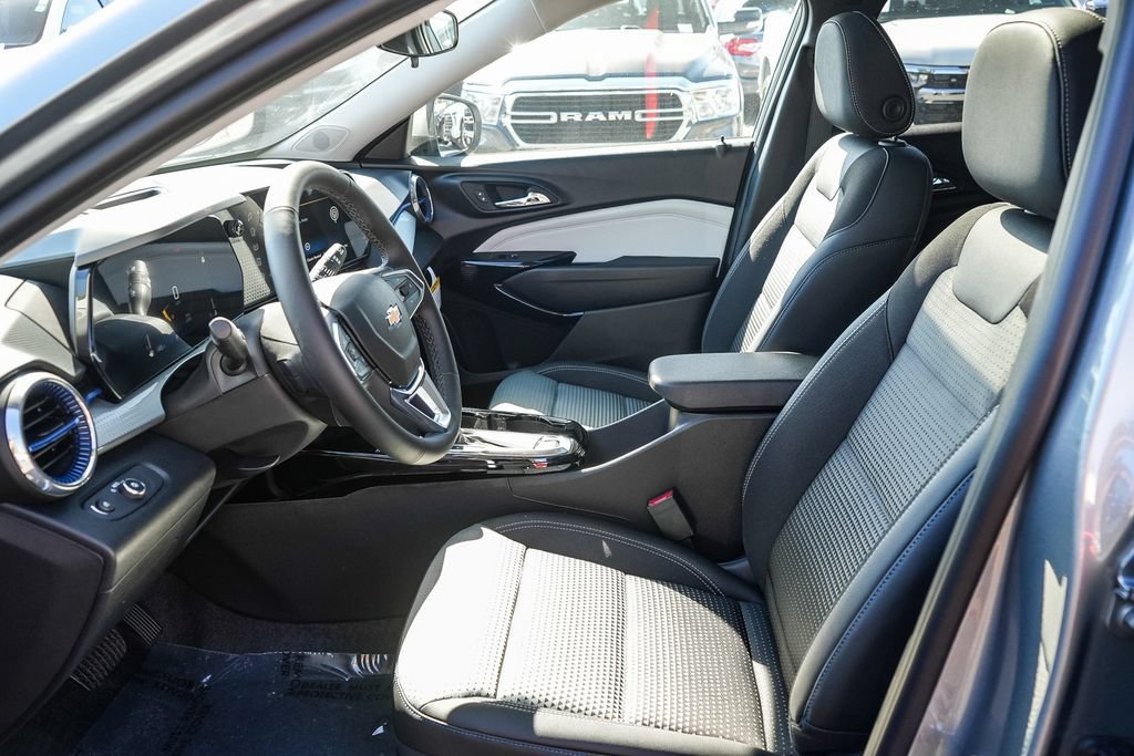 2026 Chevrolet Trax LT - Photo 17
