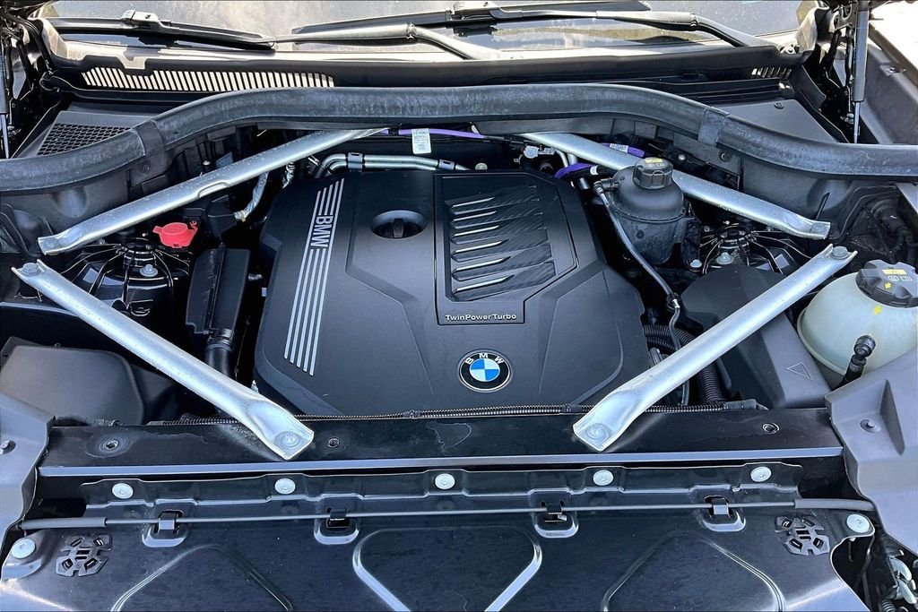 Used 2023 Gray BMW sDrive40i image 31