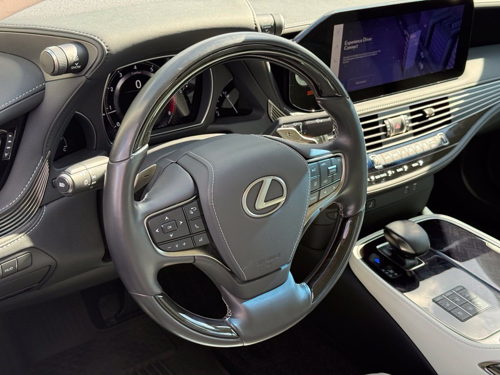 Used 2023 White Lexus 500 image 15
